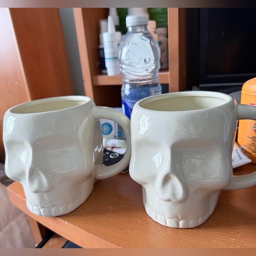 White Skull Ceramic set